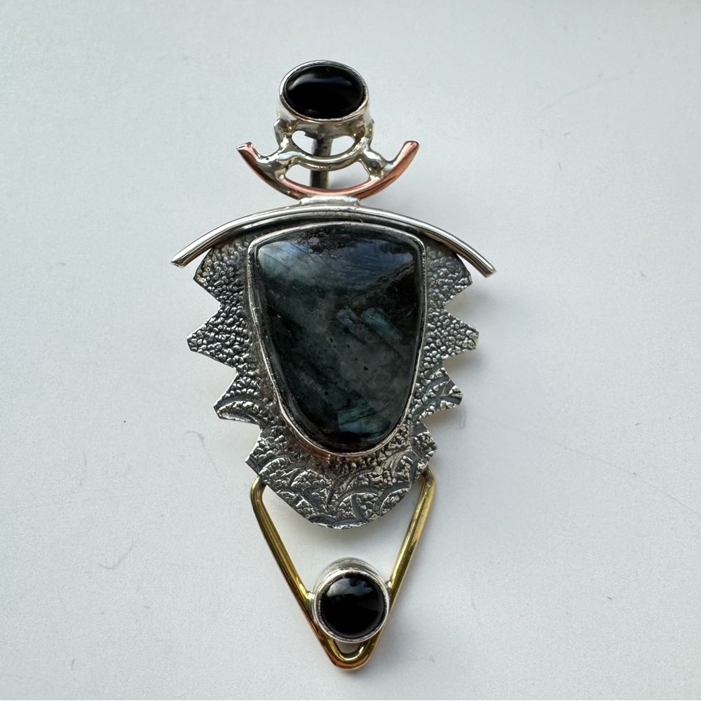 Intricate Labradorite Pendant - Picture 3 of 8